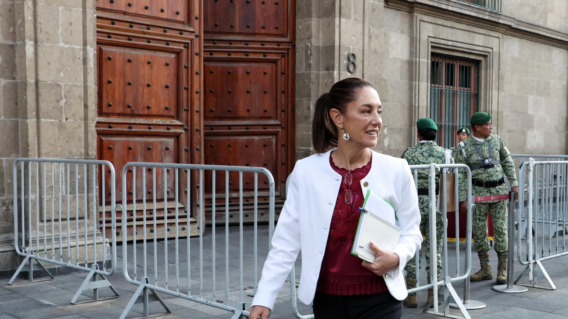 Claudia Sheinbaum anuncia aumento al salario a trabajadores de la CDMX