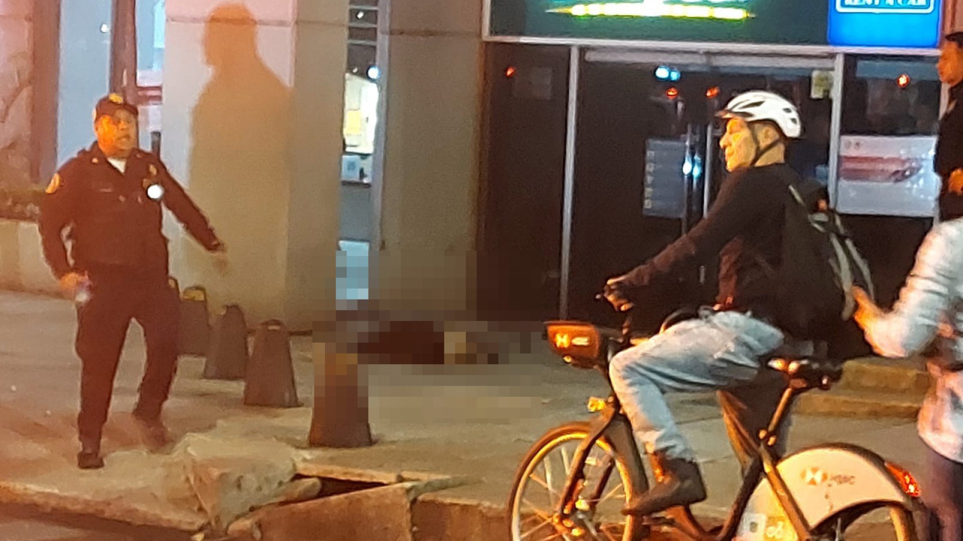 Veracruzana muere al lanzarse del piso 7 de un hotel en Paseo de la Reforma