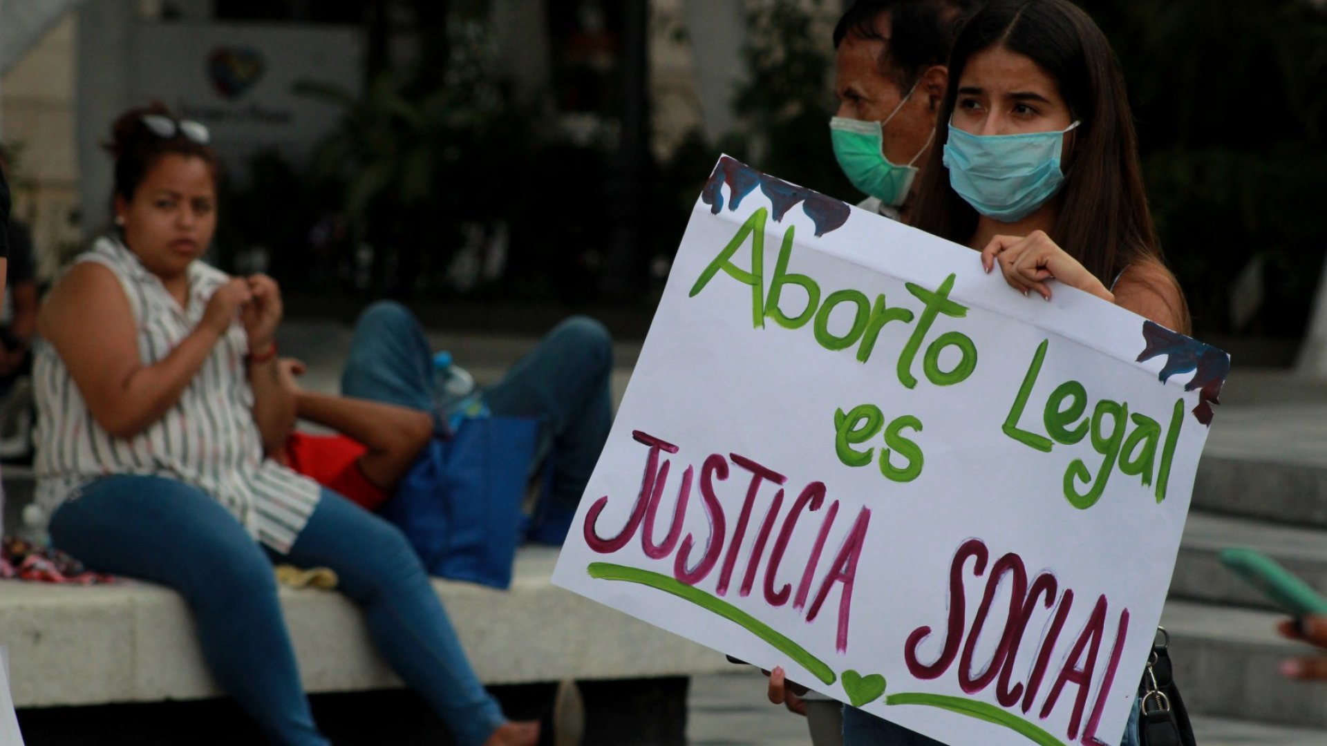 Organizaciones promueven dos amparos colectivos contra negativa de salud a la ILE