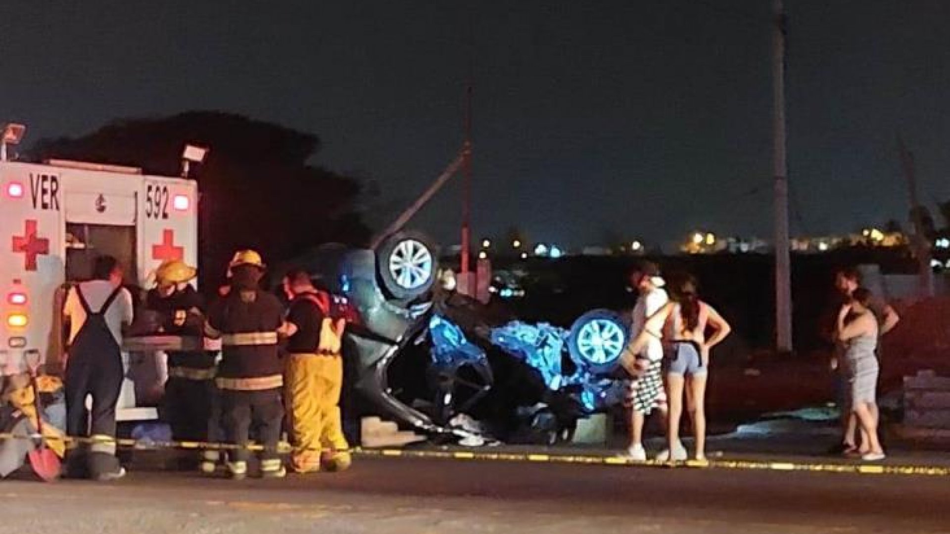 Mujer y niña mueren en fuerte choque en el km 13.5, en Veracruz