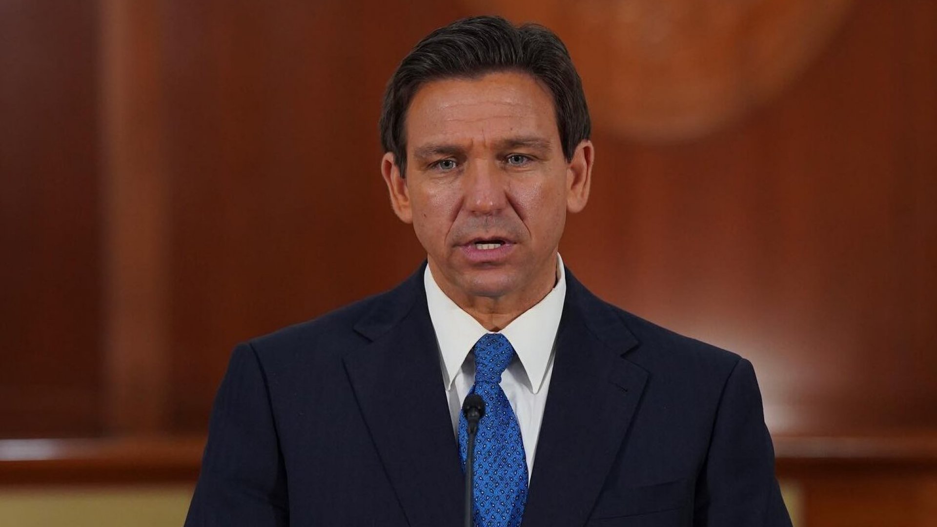 DeSantis llama a los republicanos a aceptar un nuevo liderazgo en medio de la contienda con Trump por el 2024