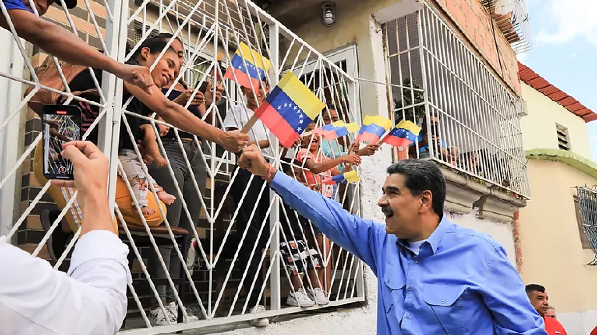El chavismo responde con violencia contra las primeras opositoras