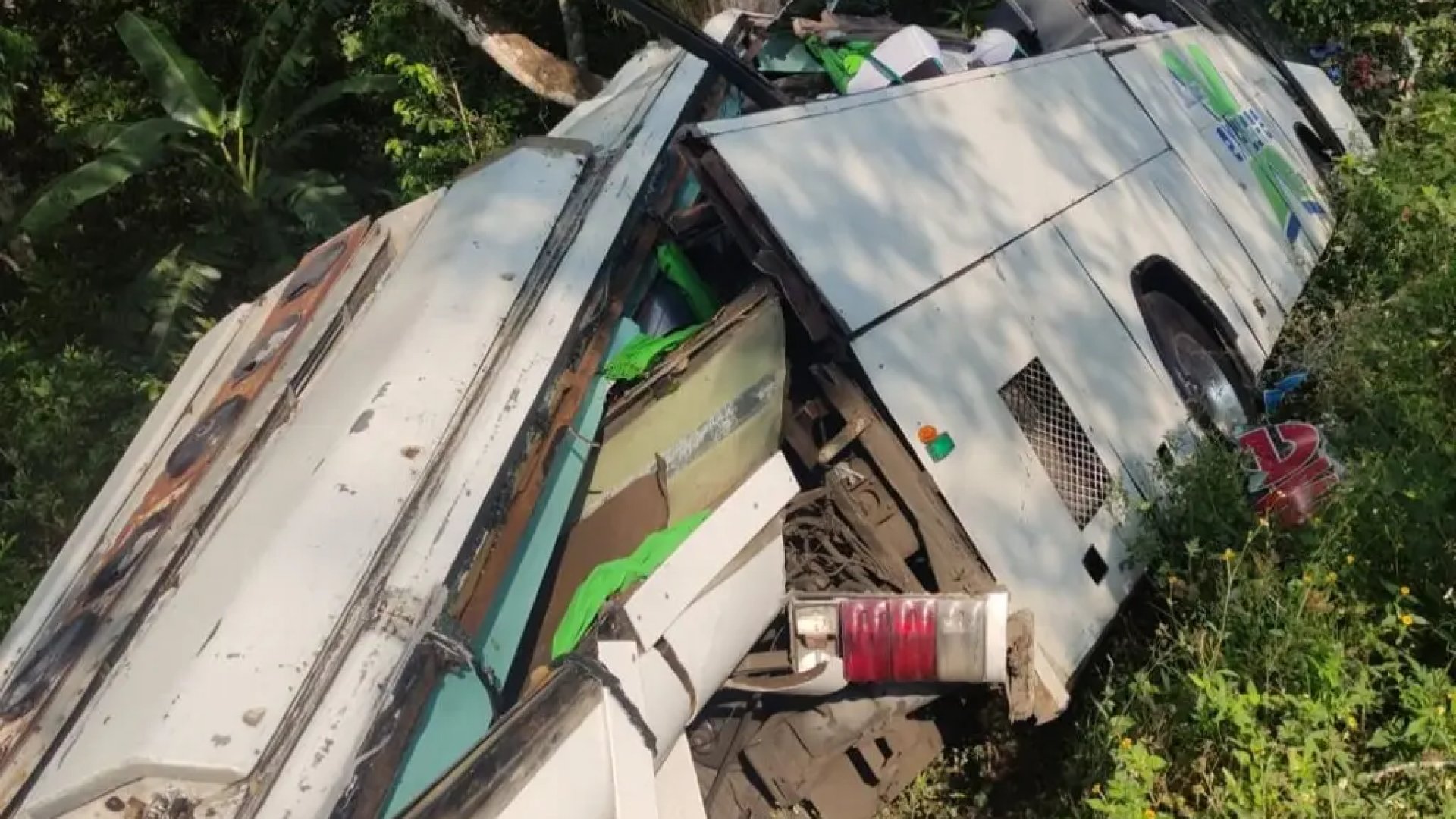 Volcadura de autobús deja 16 heridos en carretera de Veracruz
