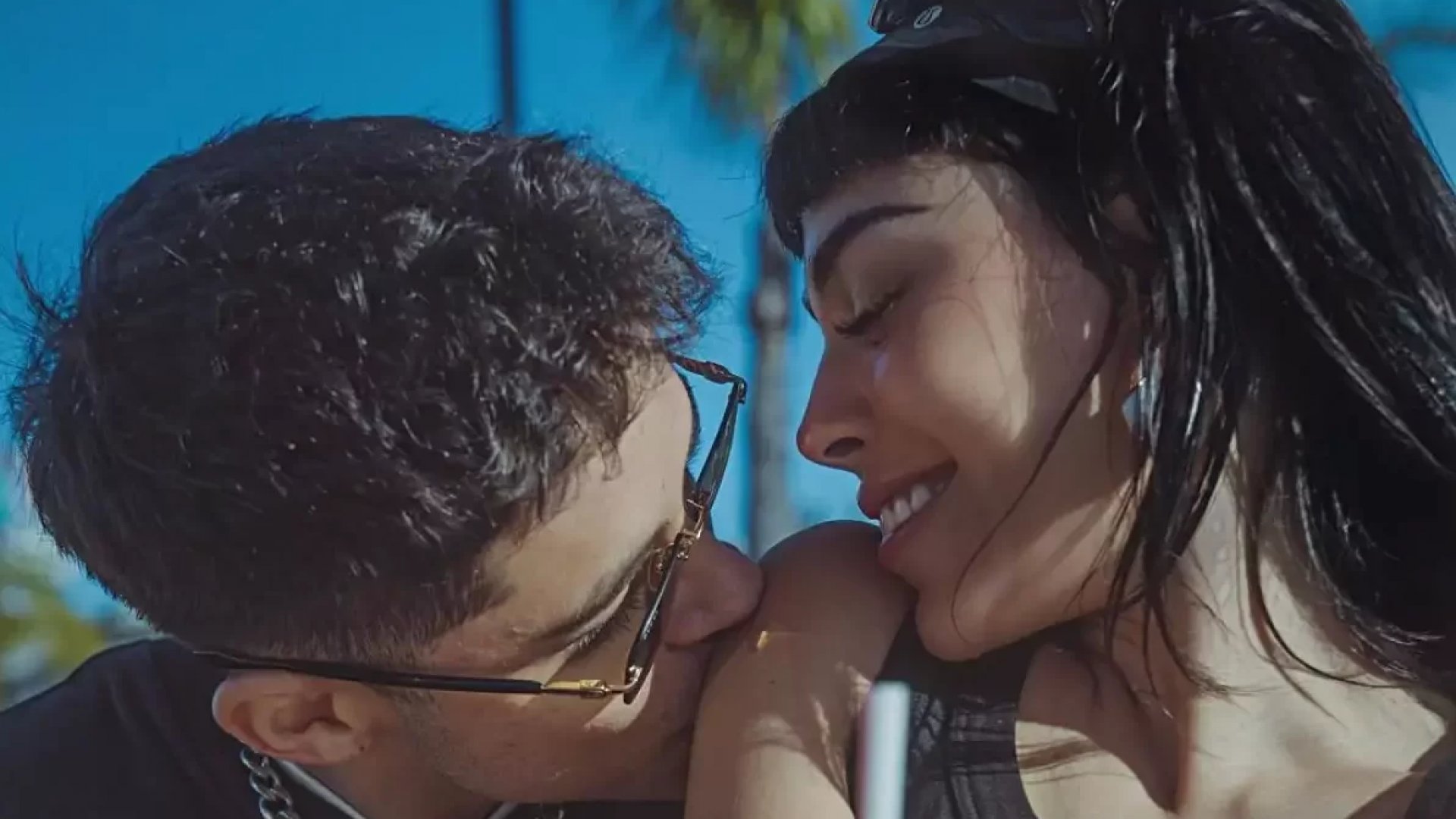 Alex Hoyer niega estar comprometido con Danna Paola, pero no lo descarta