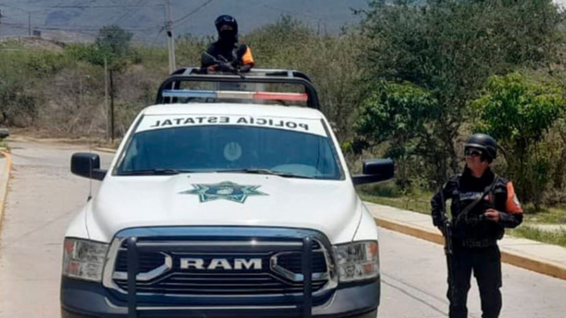 Grupo armado irrumpe en las oficinas de gobierno de Iguala y disparan al interior