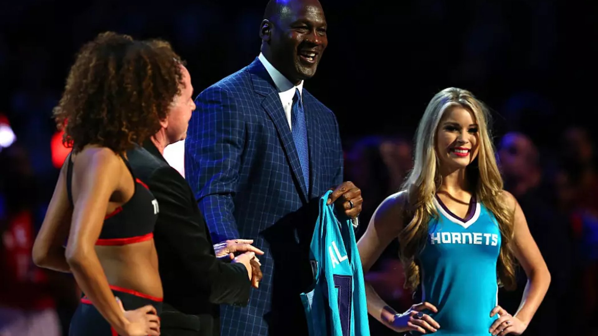 Michael Jordan dejará de ser dueño mayoritario de Charlotte Hornets