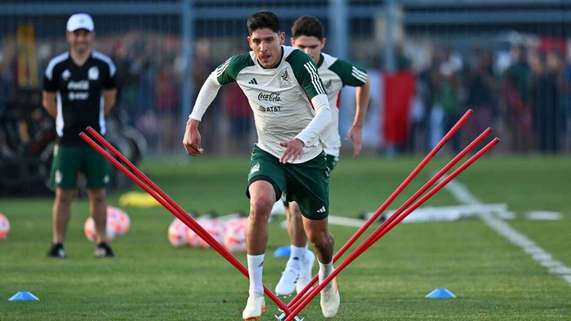 Edson pide paciencia y asegura que van por un proceso de tres años
