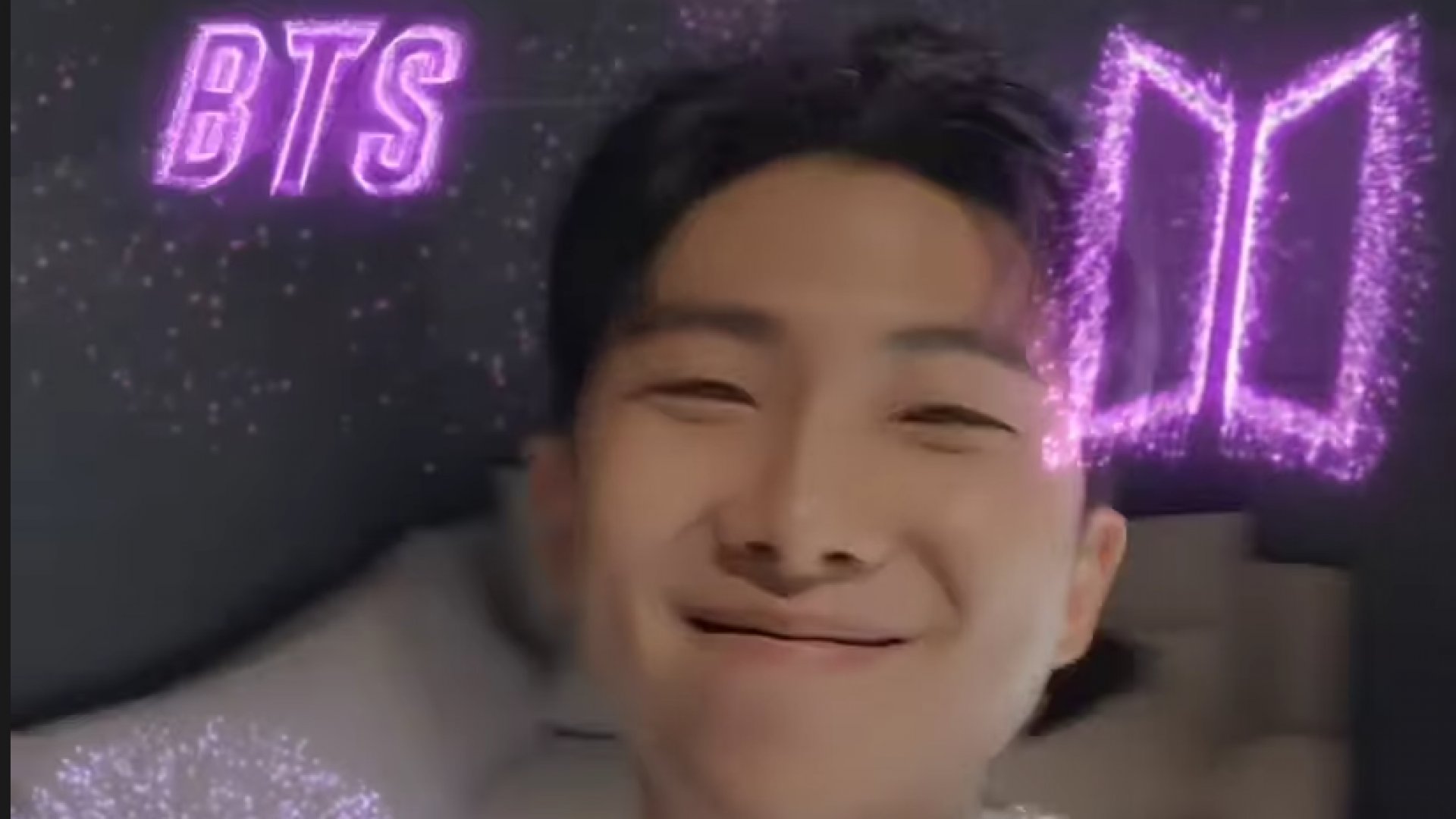 BTS tiñe de morado Seúl para celebrar sus 10 años con fotos y tatuajes