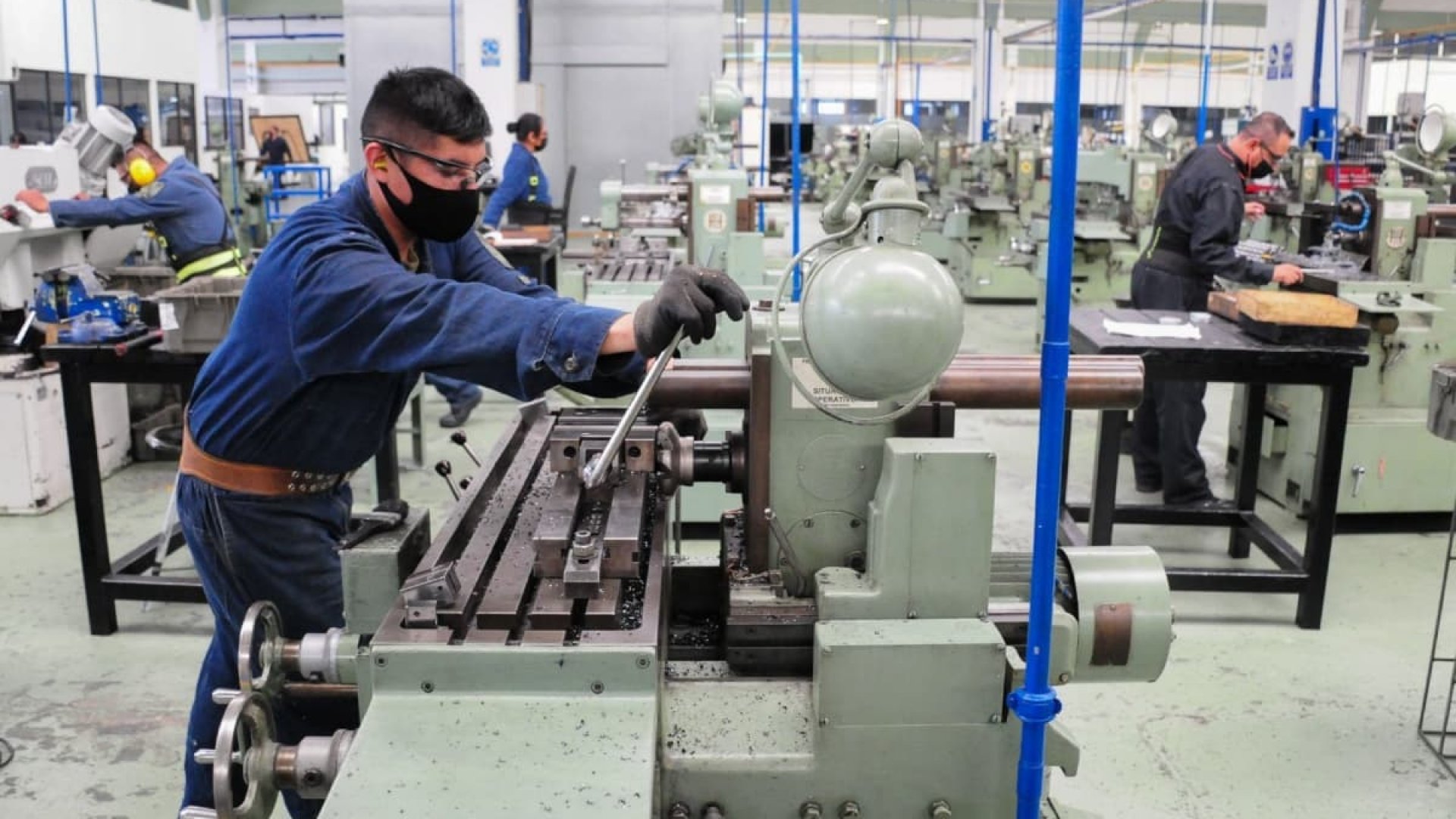 Actividad económica de México crece un 2.5% interanual en mayo