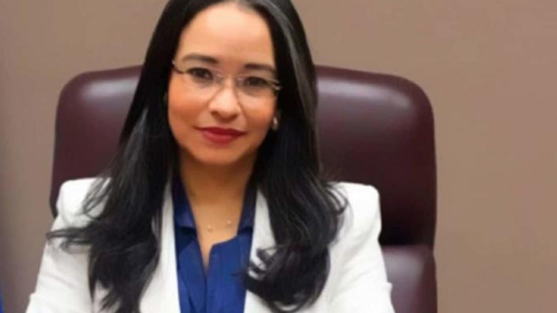 Por amenazas, directora del Consejo Nacional Anticorrupción abandona Honduras
