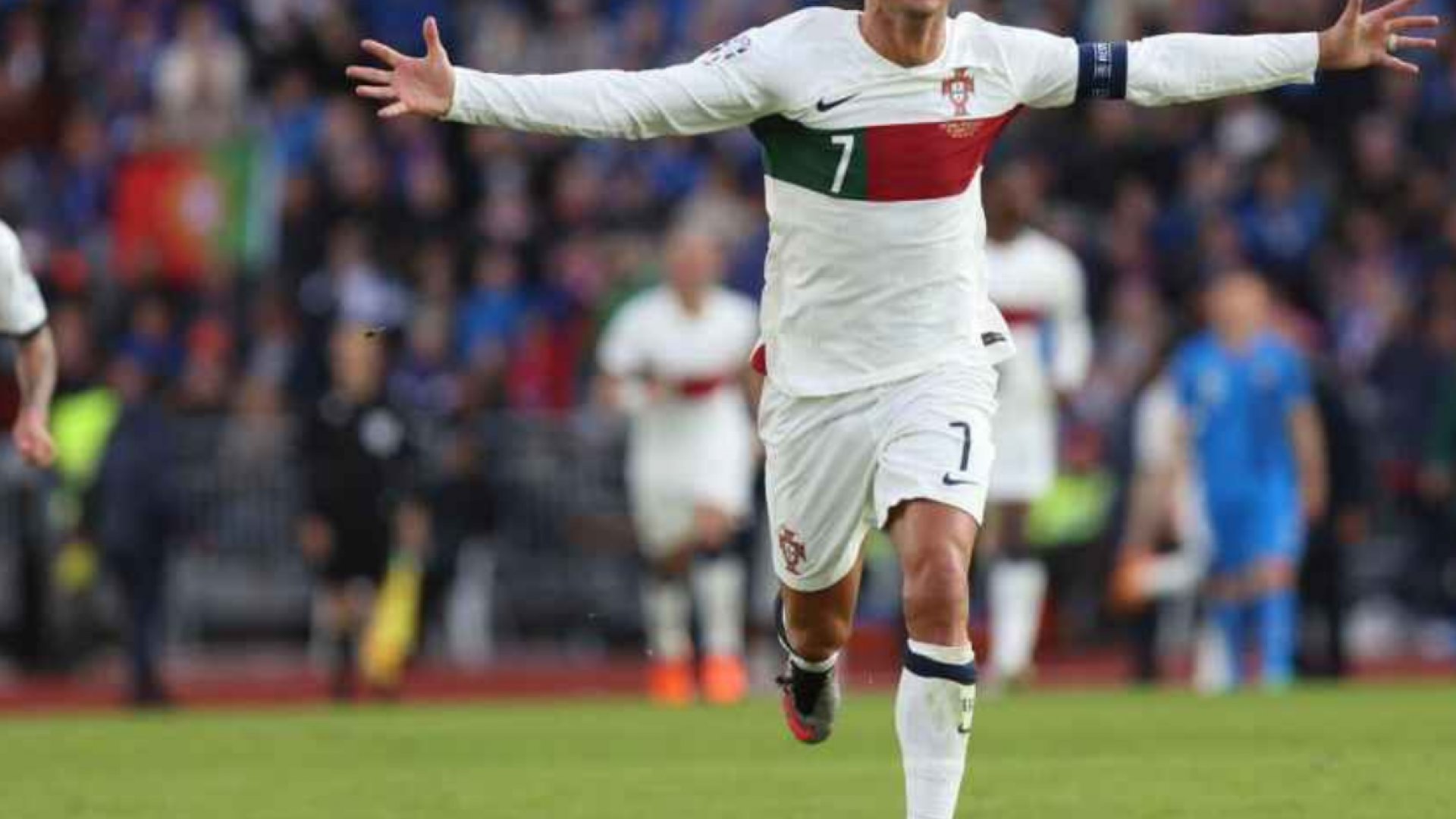 Cristiano Ronaldo le dio el triunfo a Portugal ante Islandia