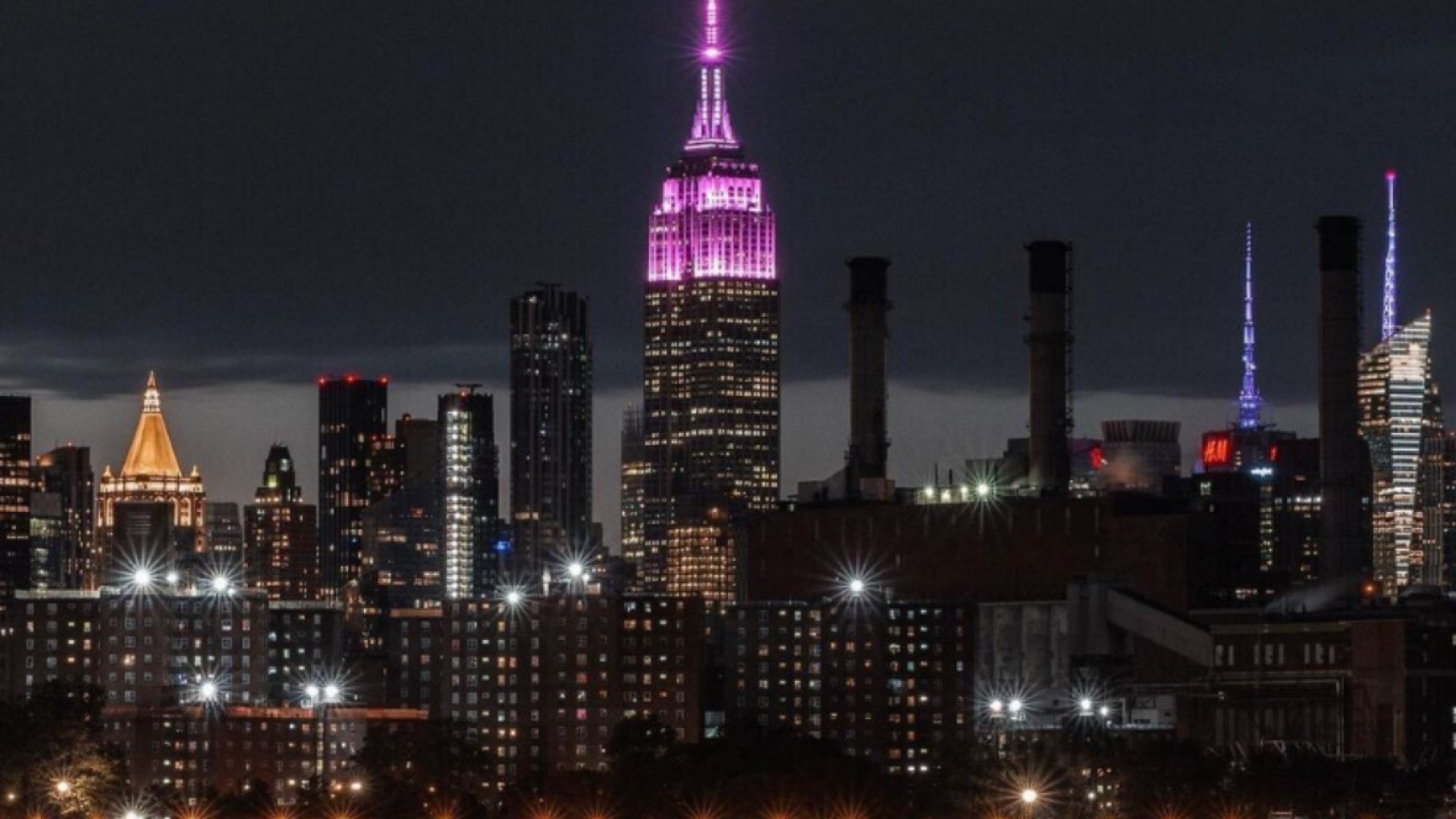 El Empire State iluminado de rosa en honor a Sex and The City