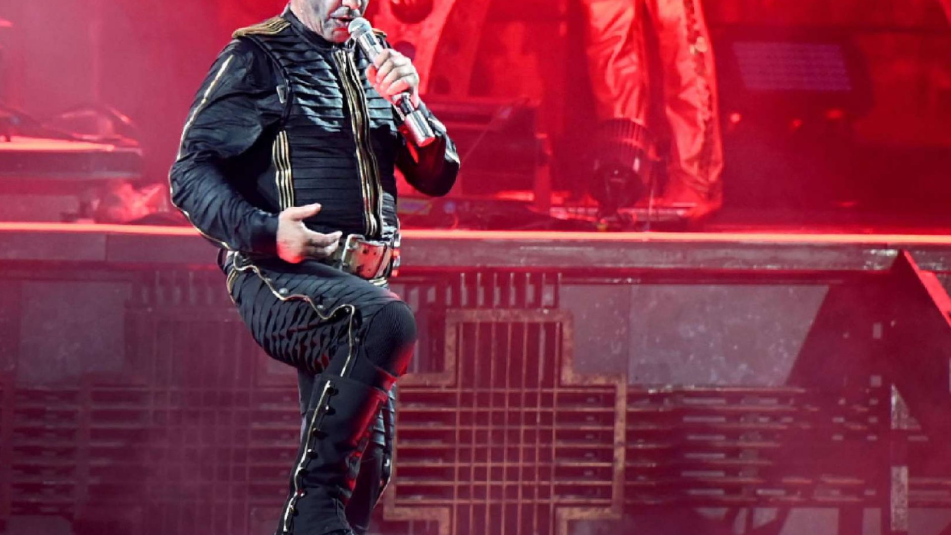 Abren dos investigaciones contra Till Lindemann, vocalista de Rammstein
