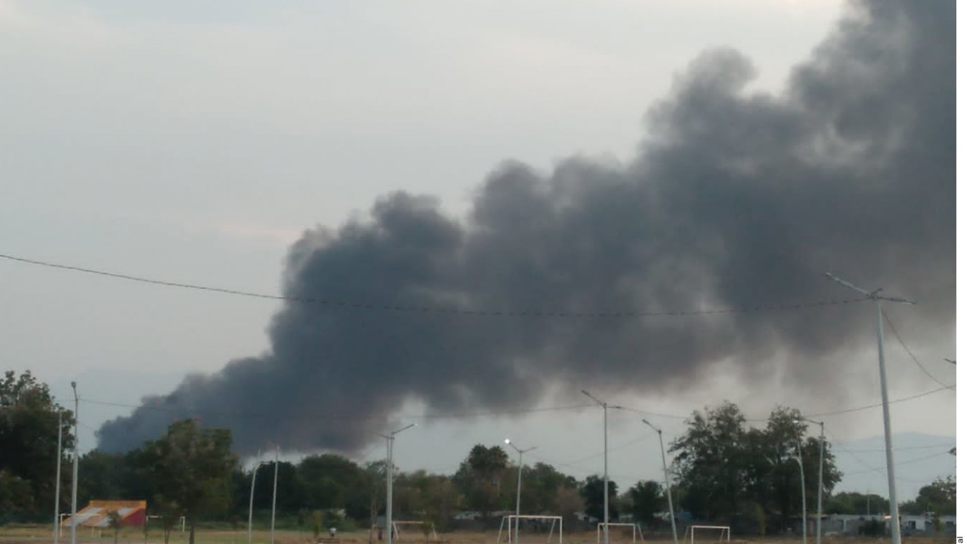 Reportan incendio en ducto de Pemex en Nuevo León