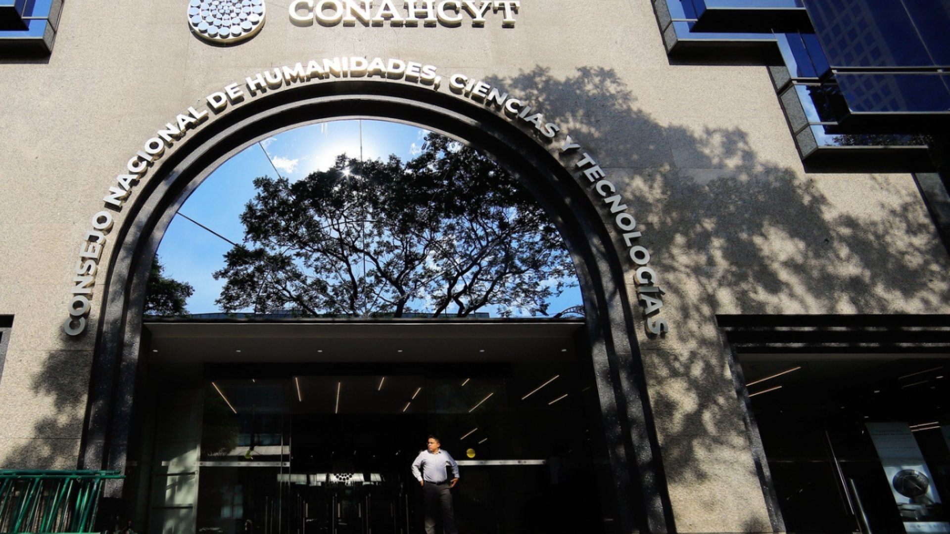 Se organizan contra Conahcyt por rechazo de becas 