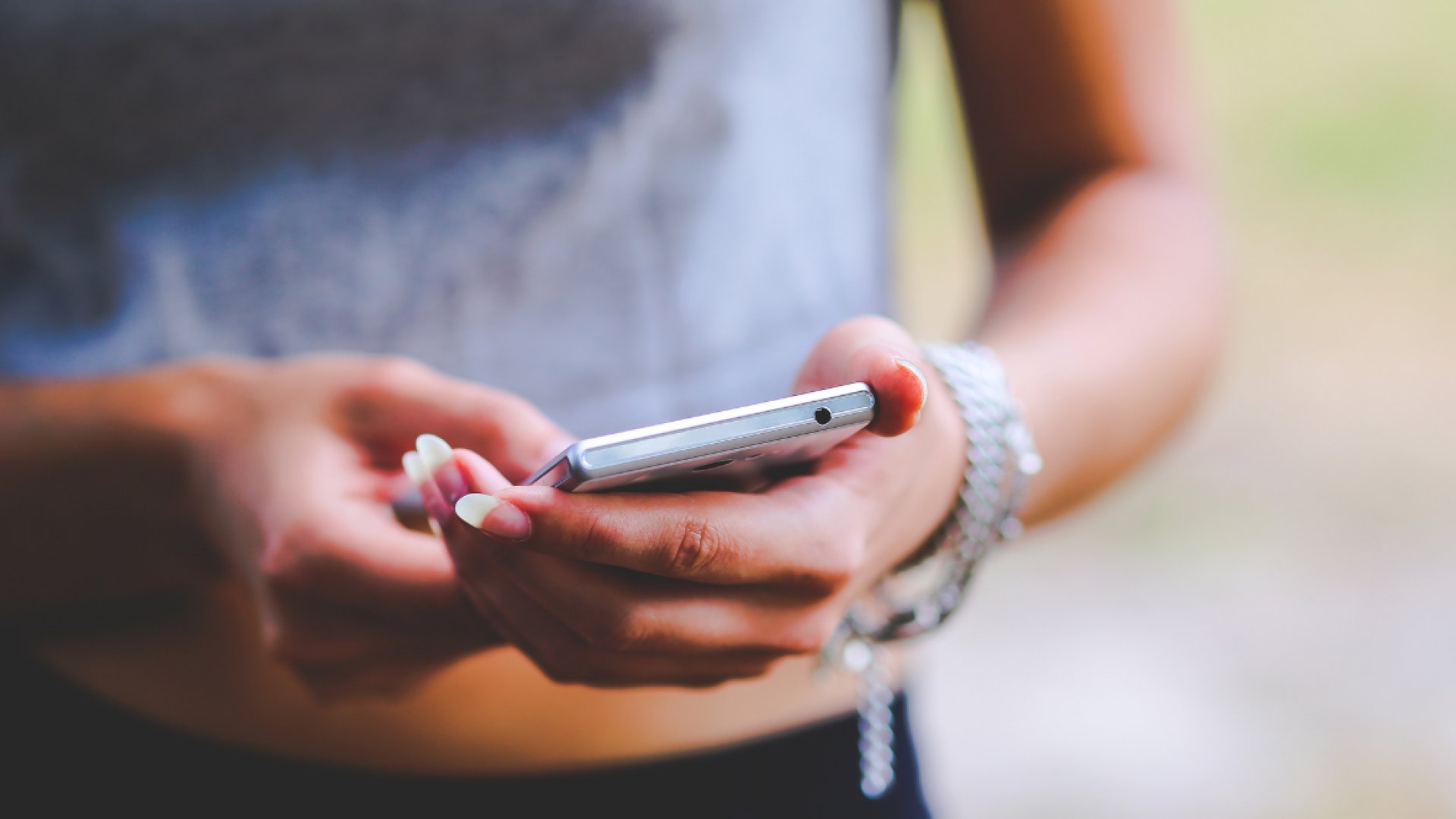 Adultas jóvenes, principales víctimas de violencia digital