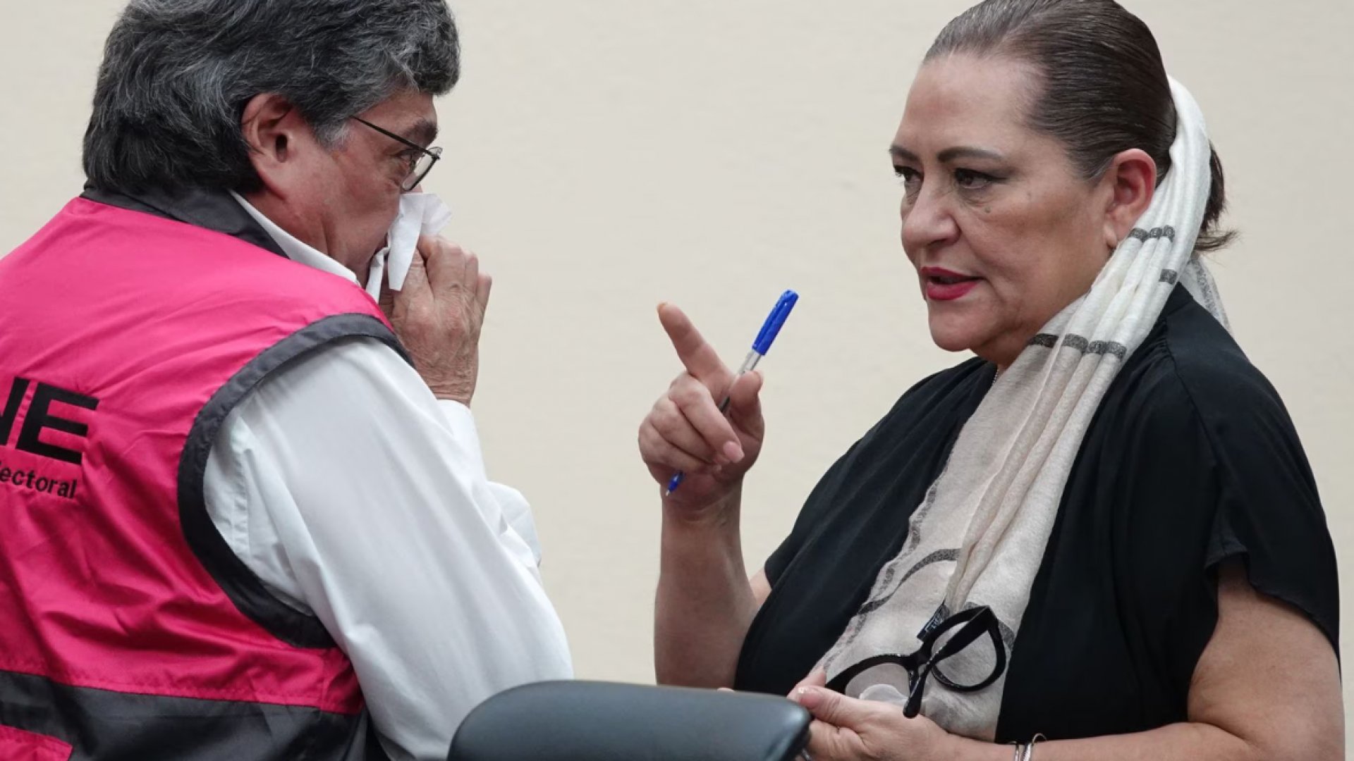 Las campañas presidenciales anticipadas desafían la autoridad del INE