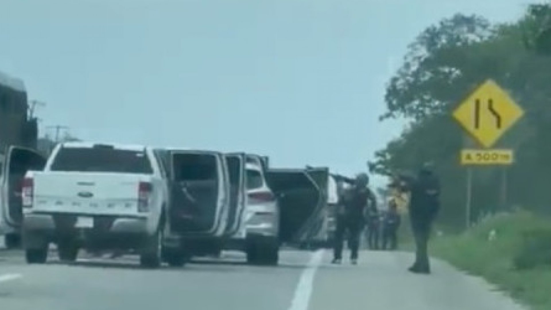 Comando armado «levantó» a 14 policías en Chiapas