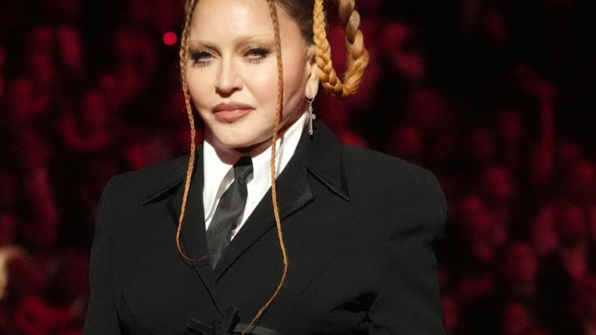 Madonna, ingresada en la UCI por una infección, suspende su gira mundial