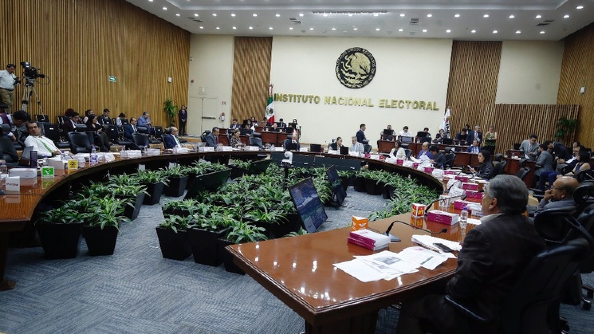 Rechaza INE frenar actividades de aspirantes de Morena