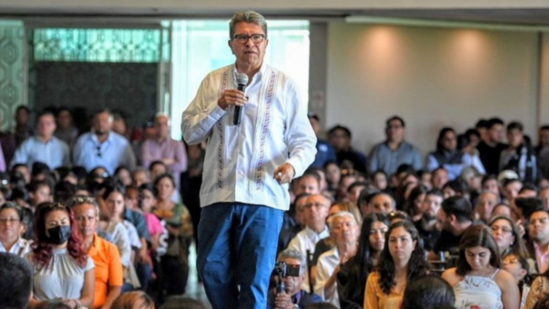 “No nos vamos a dividir y nadie va a renunciar a Morena”, dice Monreal