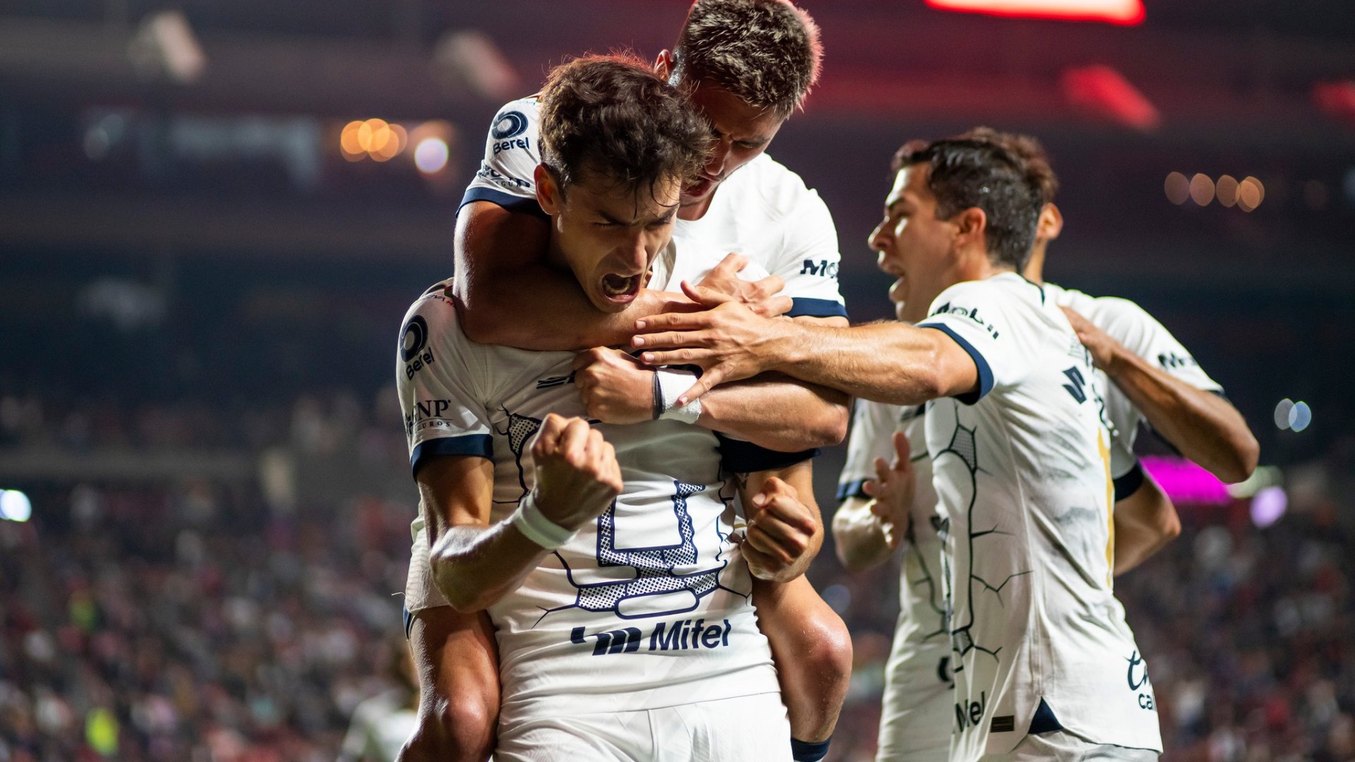 Pumas saca las garras para vencer a Xolos 