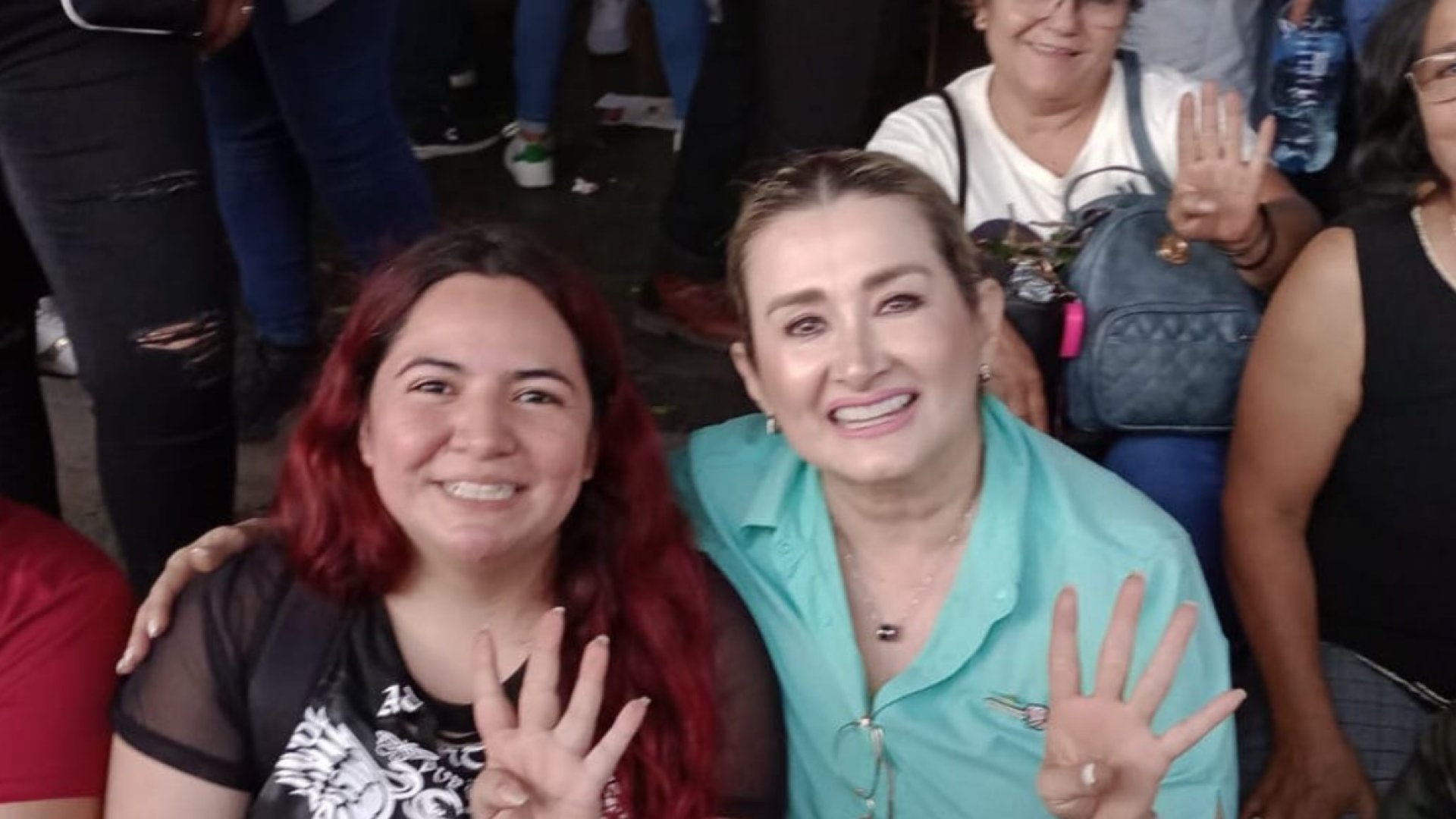 “Sonora con Claudia”, entonan desde del Zócalo de CDMX (Video)