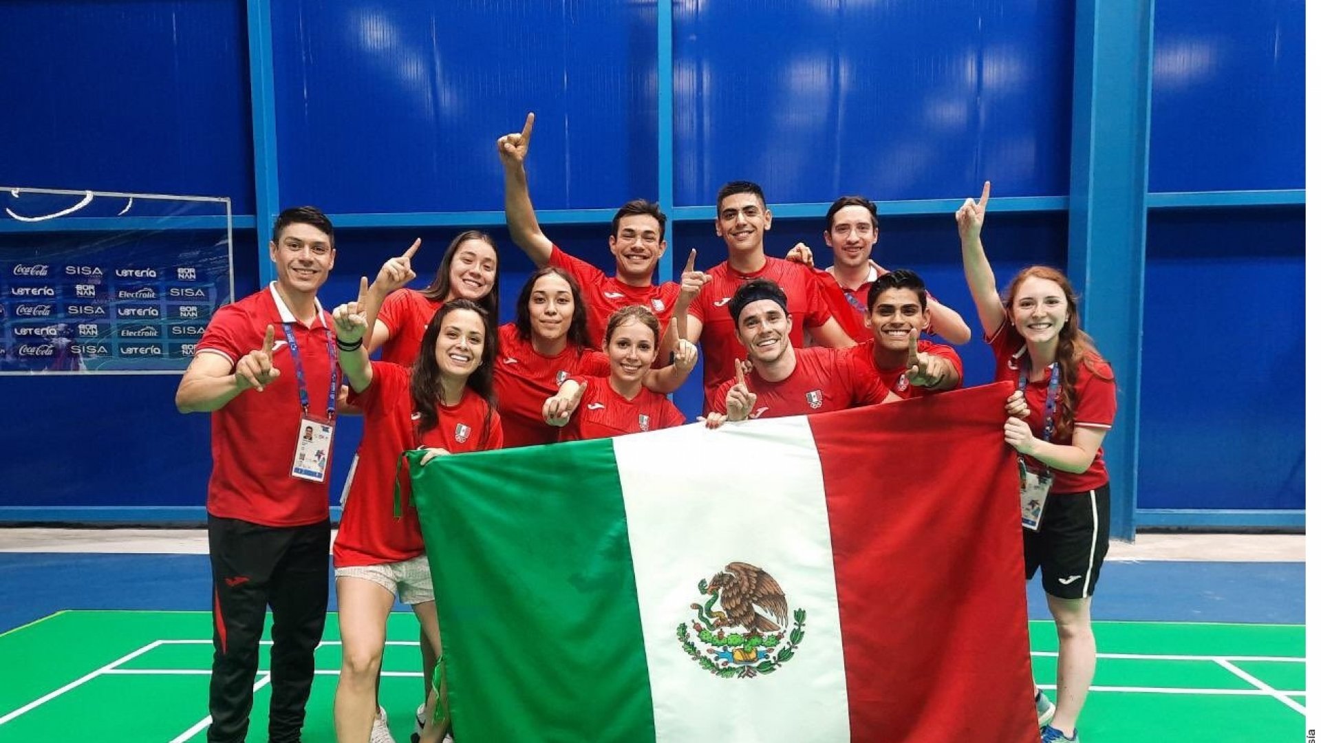 Arrasa México en bádminton