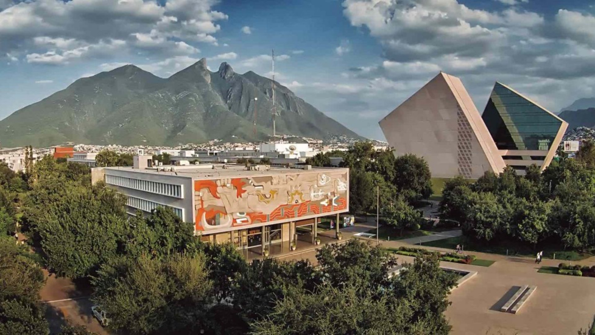 TEC, entre las mejores universidades de AL