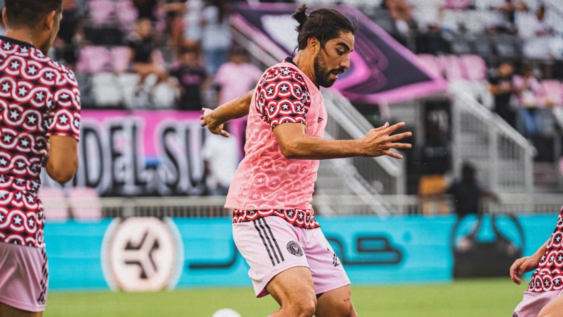 No será Pizarro compañero de Messi en el Inter Miami