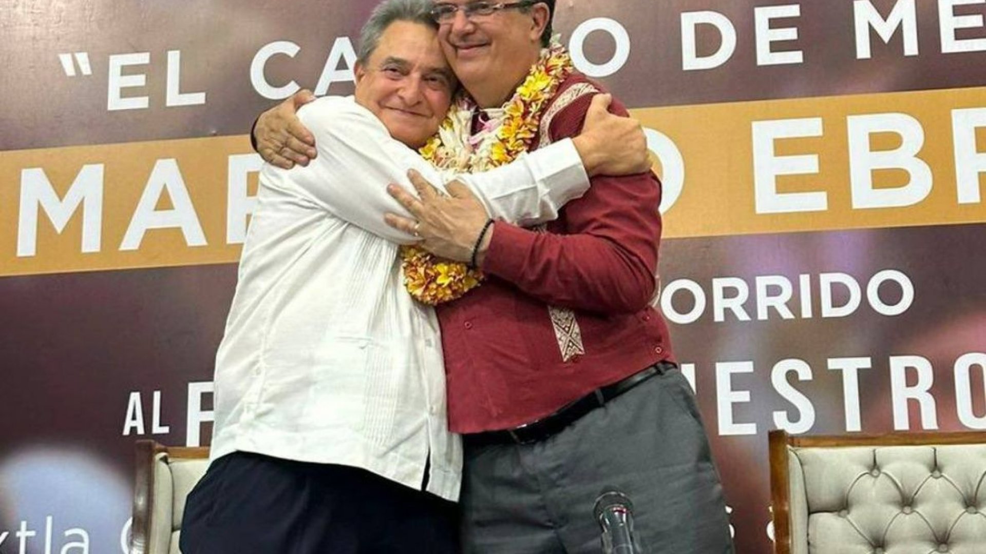 Los espectaculares no votan, dice Pío López Obrador