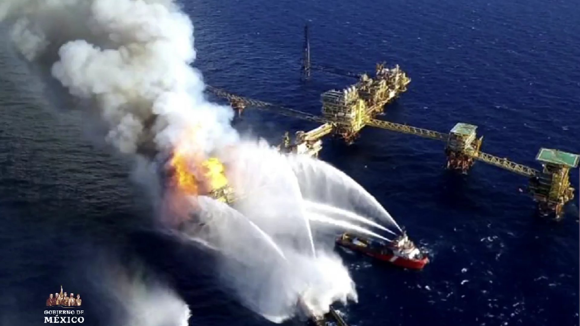 Desaparecidos y heridos por explosión en plataforma de Pemex en Campeche, confirma AMLO