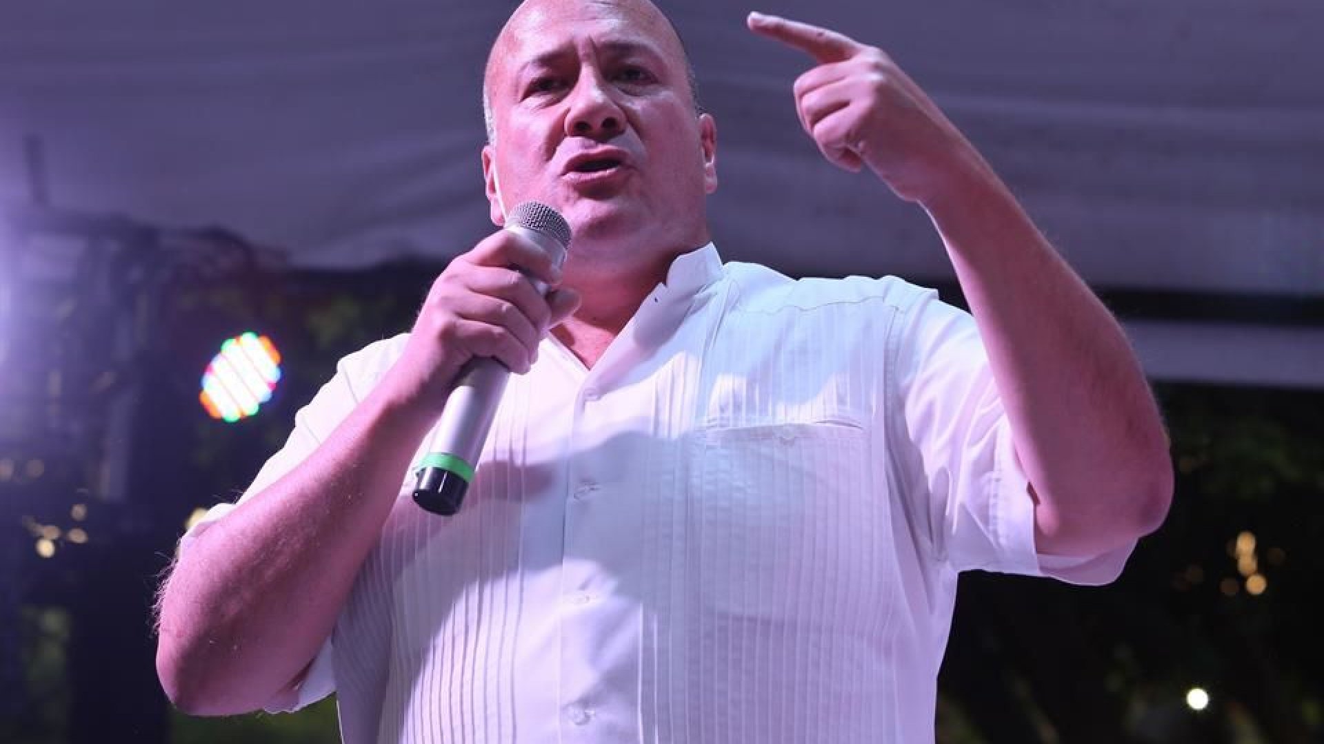 Alfaro no se apunta por la presidencia; pide unión opositora