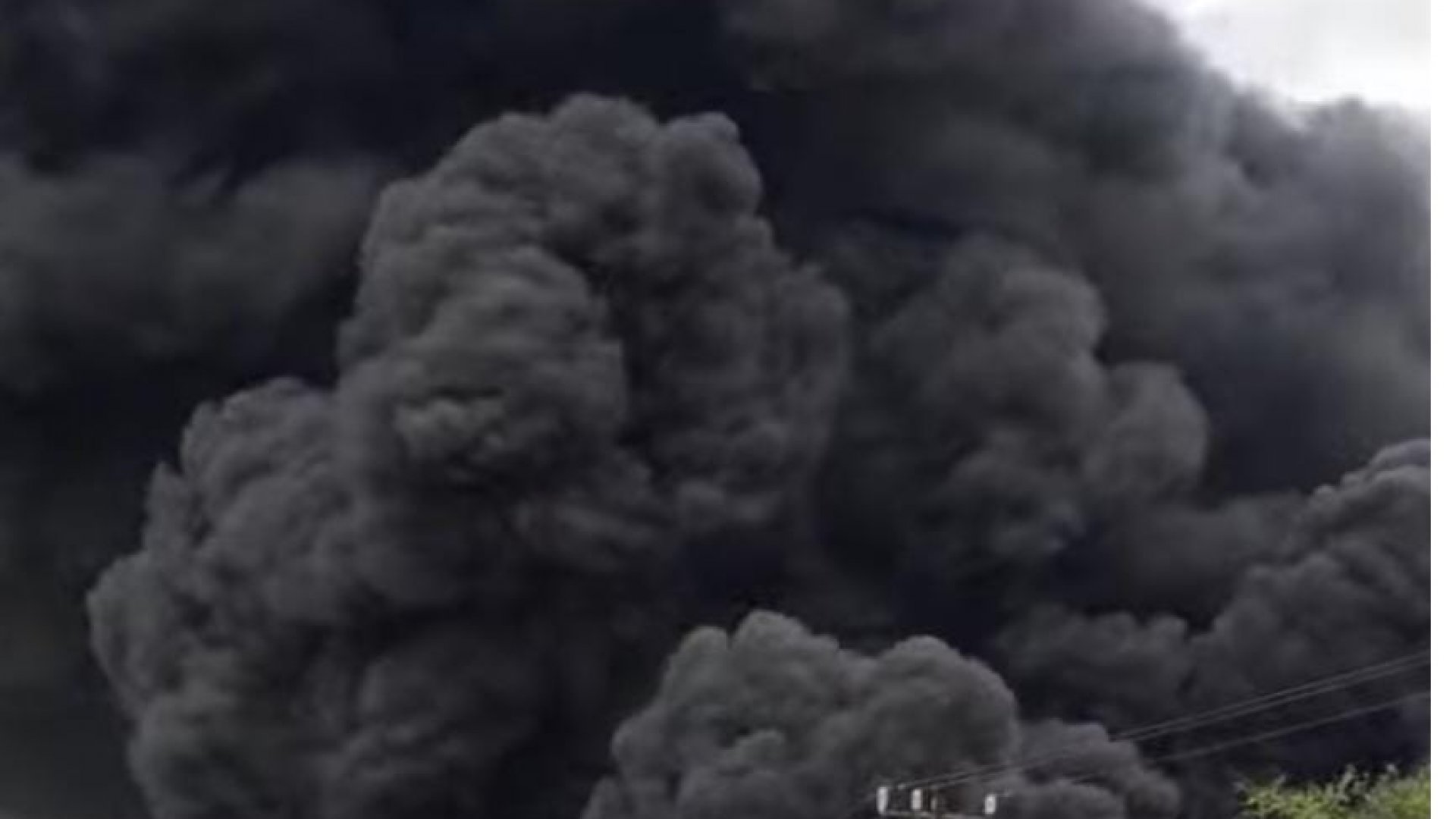 Arde empresa recicladora en Abasolo