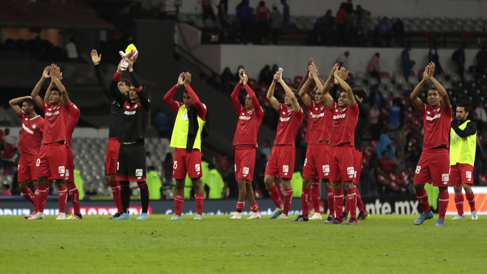 Toluca se impone a un Cruz Azul desconcentrado en el Azteca