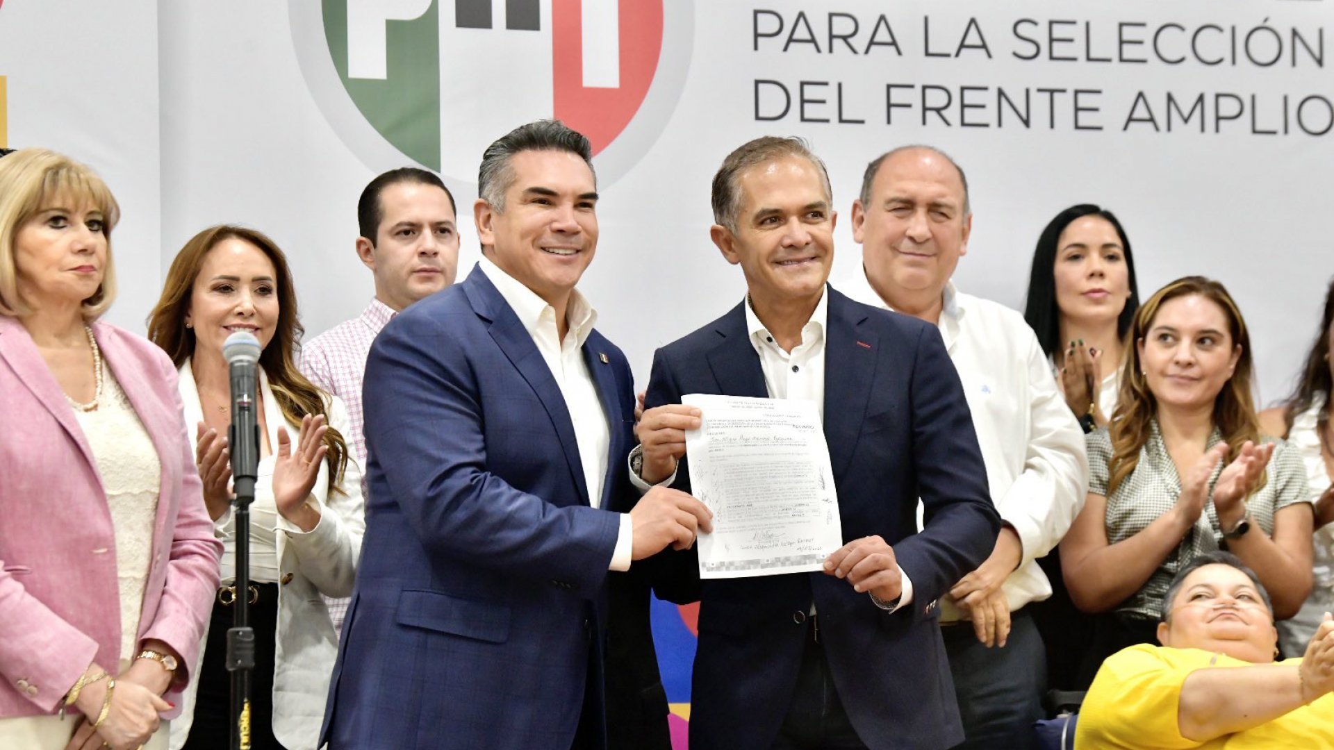 Continúan los registros en el Frente Opositor, ¿Quiénes fueron?