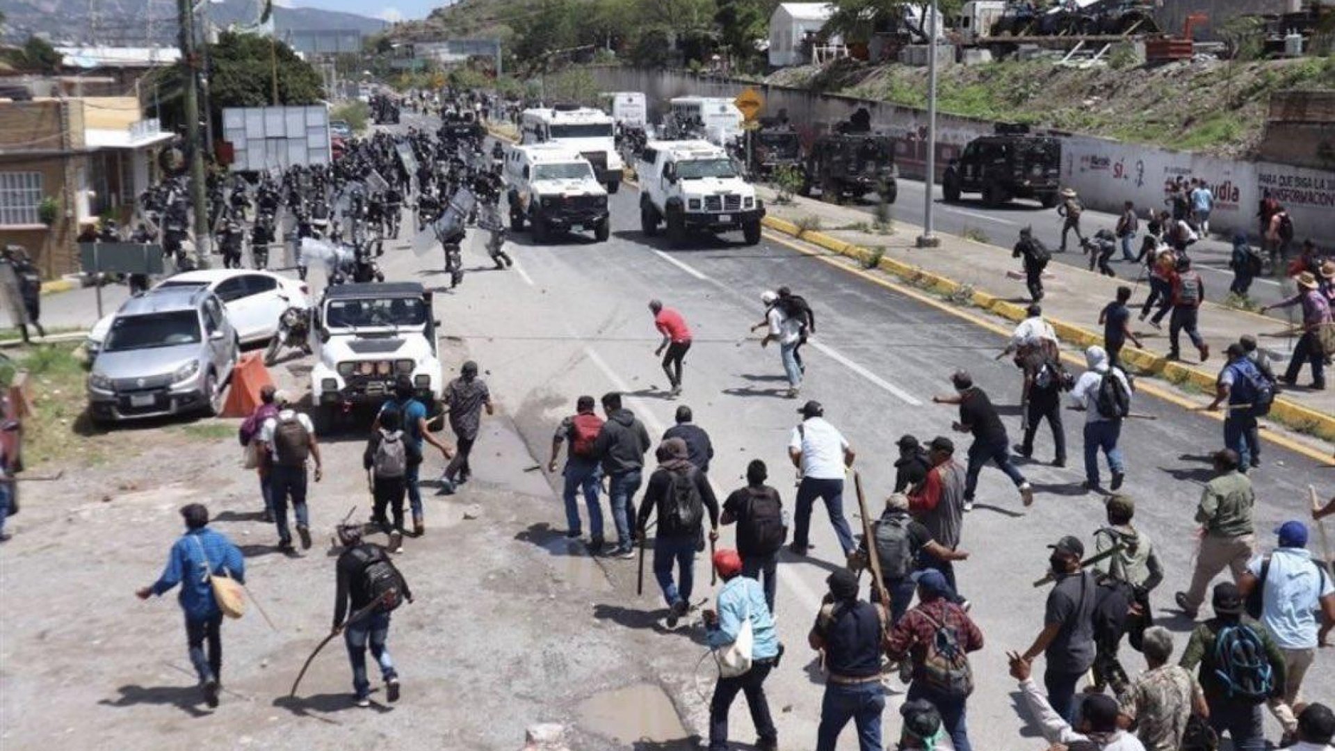 Liberan pobladores a los servidores públicos detenidos en Chilpancingo