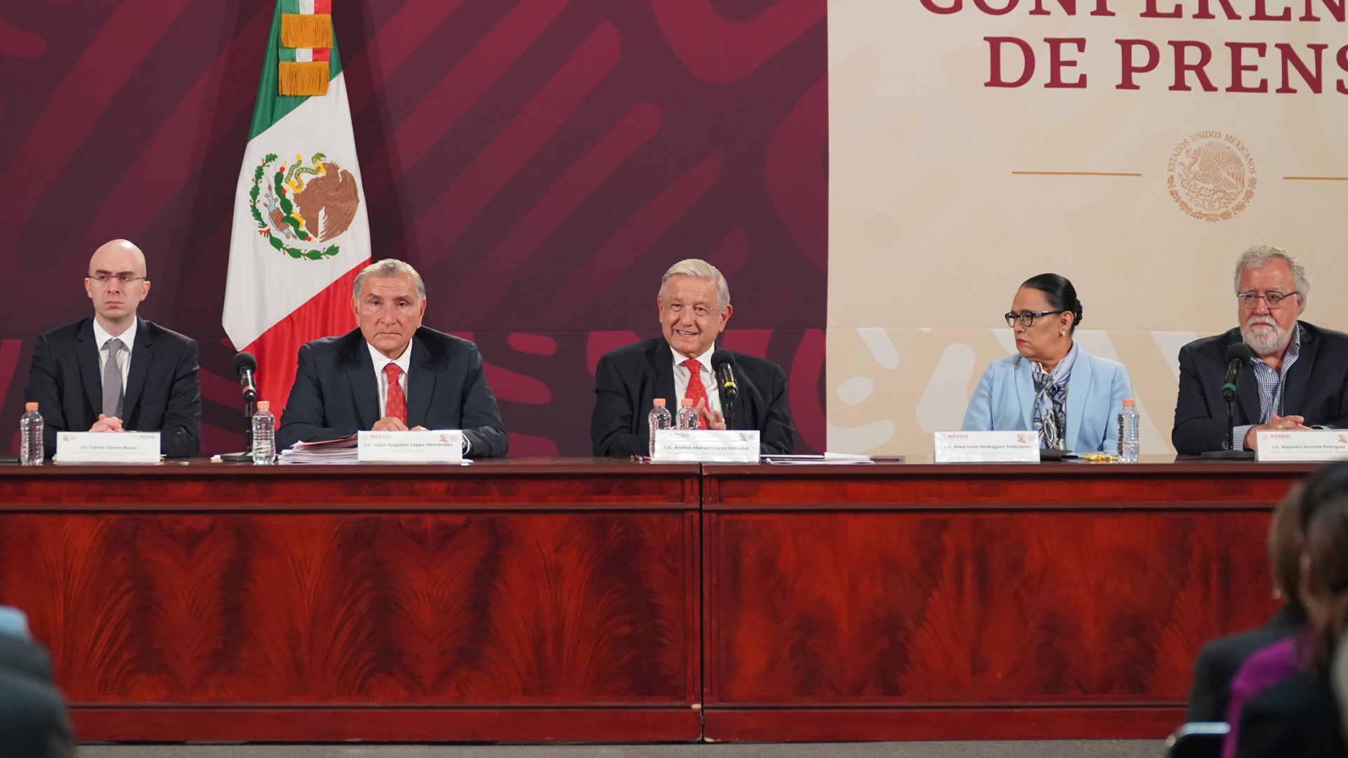 AMLO responde a denuncia por violencia política de género con música