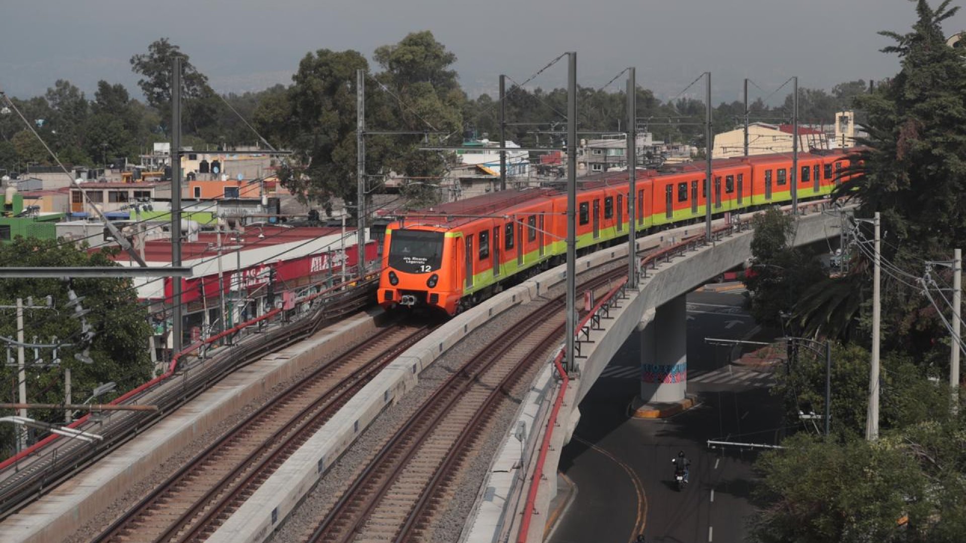 Reabren 5 estaciones del tramo elevado de Línea 12 del Metro