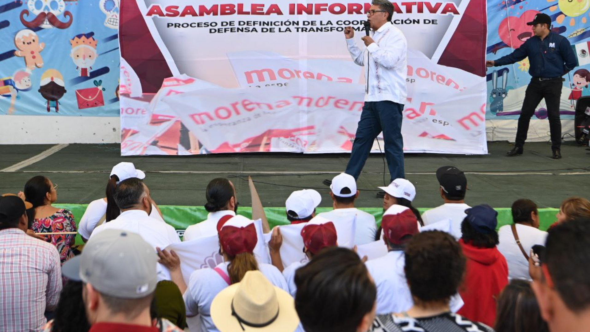 Monreal exhibe gastos de gira; ya invirtió más de un millón de pesos