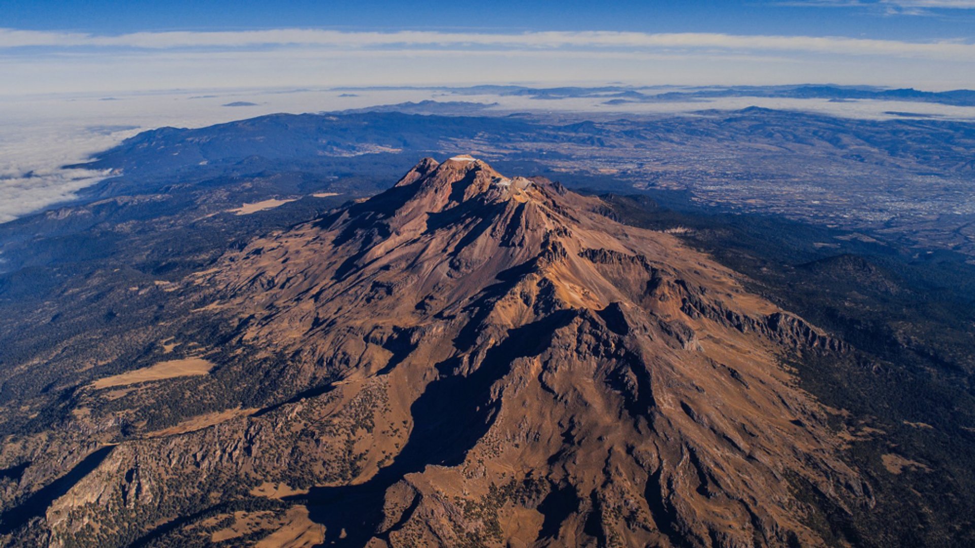 Rescatan a 39 personas extraviadas en el volcán Iztaccíhuatl