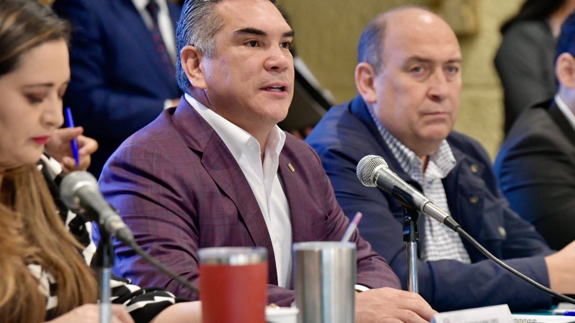 Catean predios de supuestos prestanombres de Alito Moreno