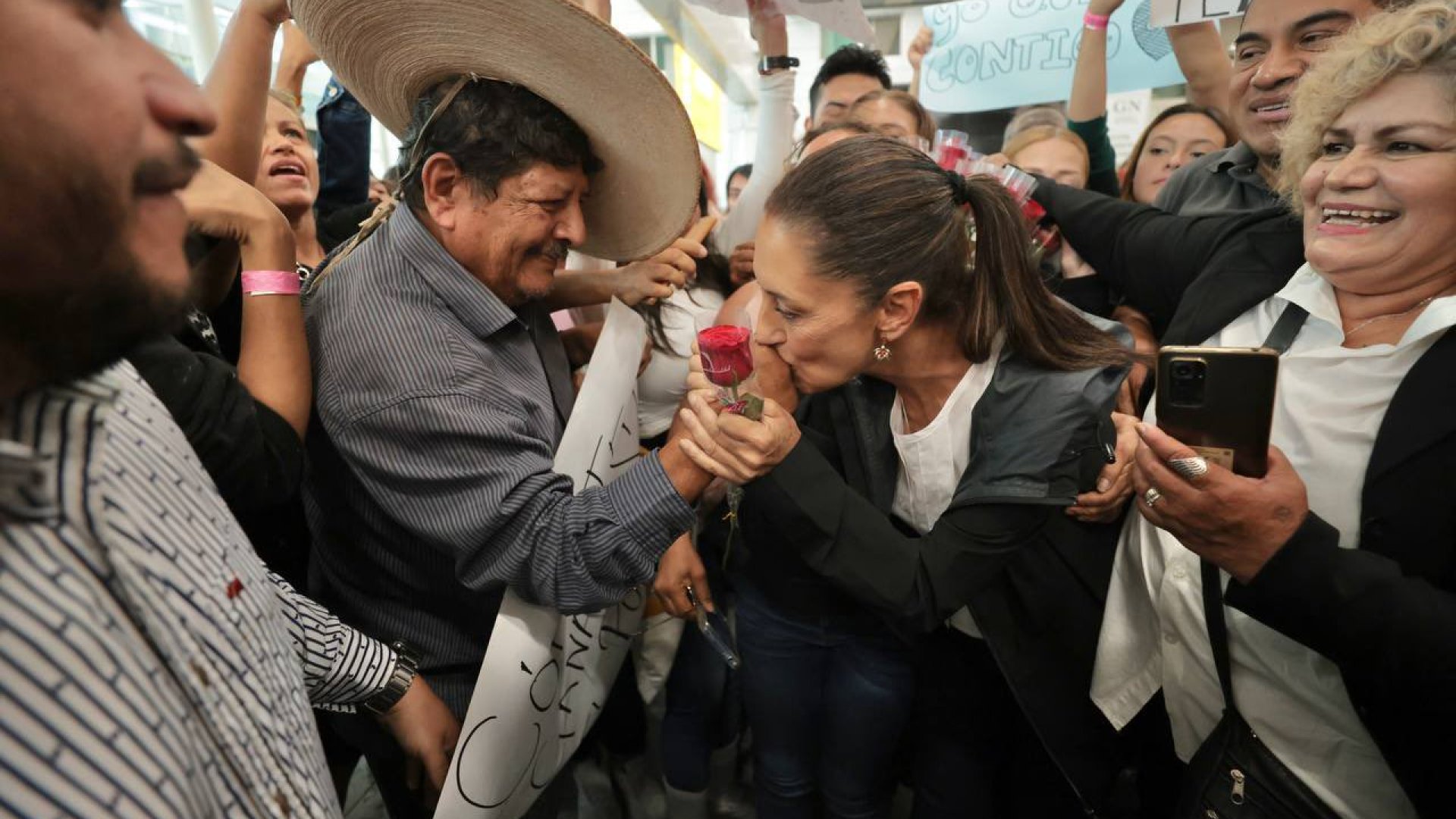 Sheinbaum, la primera aspirante de Morena en recorrer el país