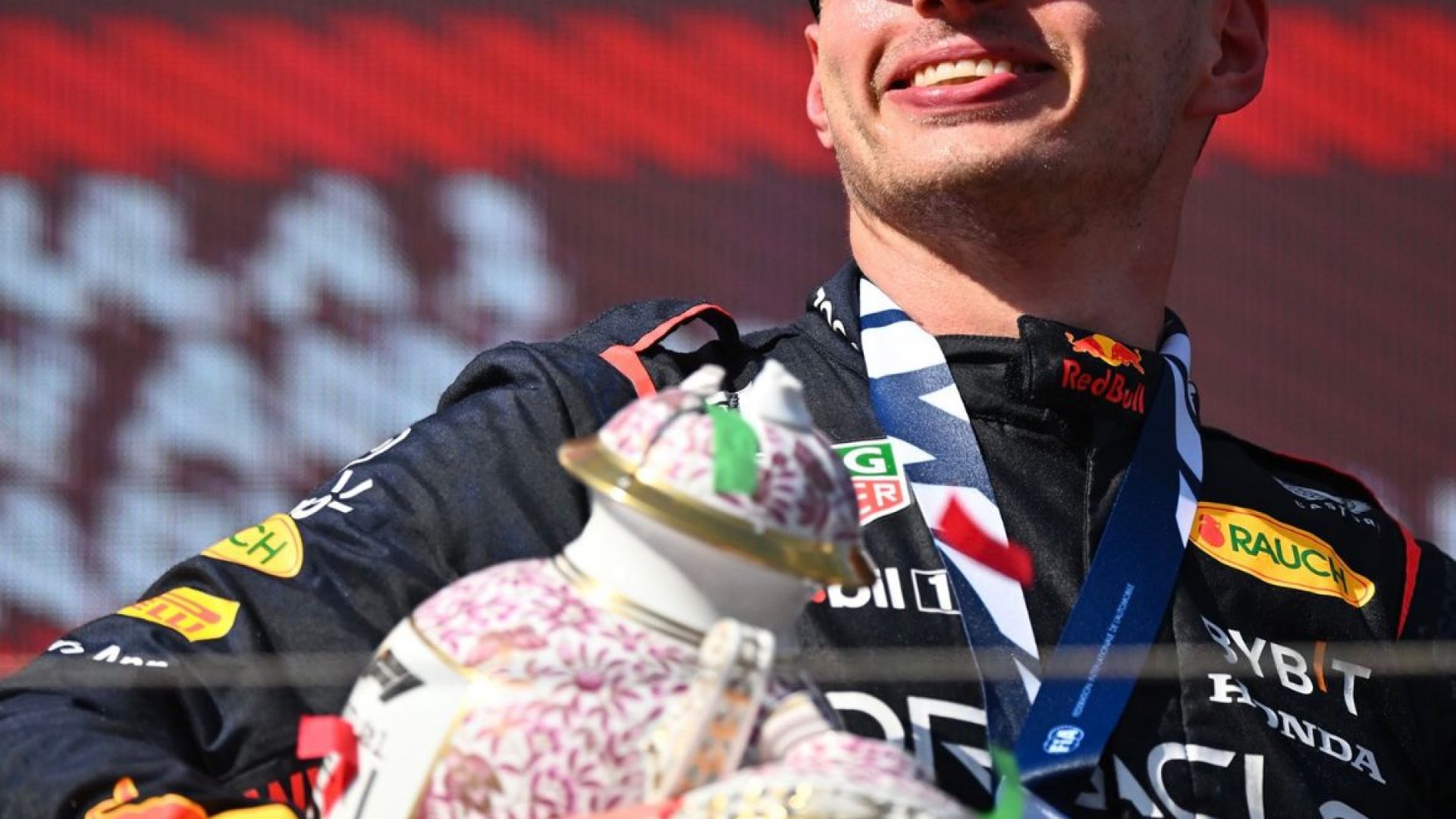 ¿Cuánto costará reparar el trofeo de Max Verstappen?