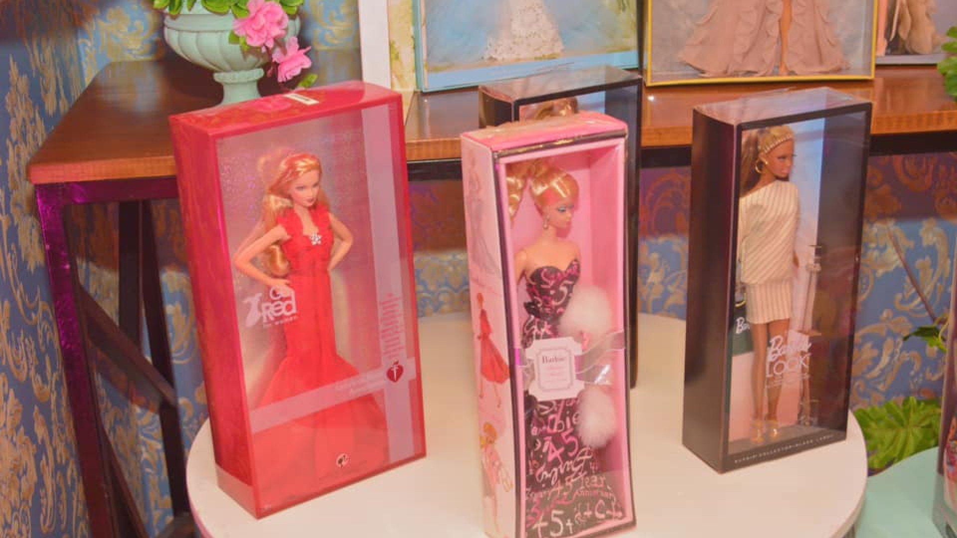 Ex reina del Carnaval de Veracruz exhibe su privada colección de muñecas Barbie FOTOS