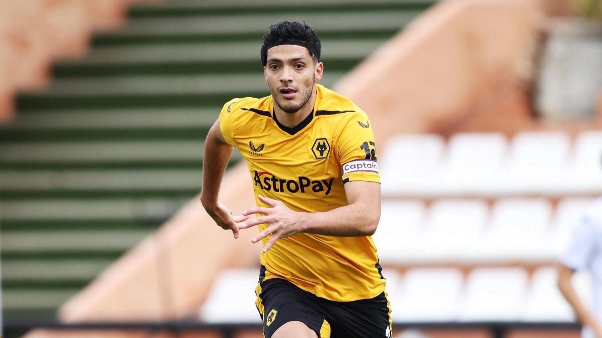 Raúl Jiménez completa exámenes médicos con el Fulham
