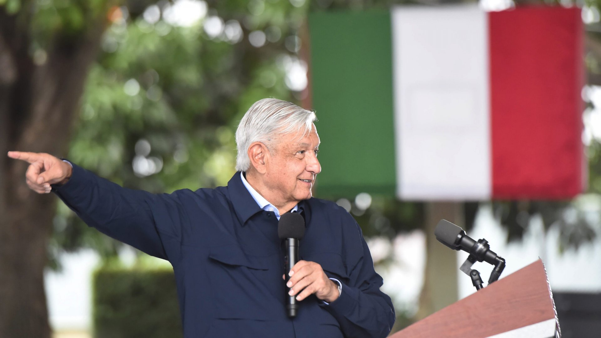 AMLO señala a Gálvez nuevamente por contratos pero niega buscar su desafuero