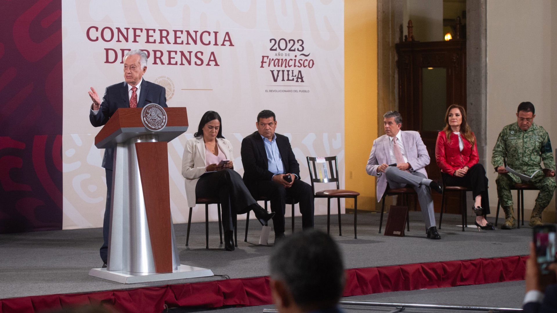 AMLO y Manuel Bartlett descartan la creación de nuevas plantas nucleares en México