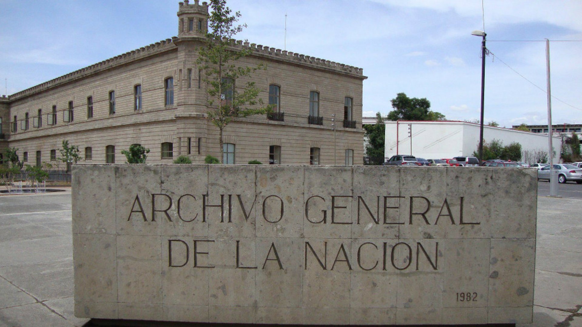 Gobierno cumple al abrir archivos secretos sobre violación de derechos humanos: AMLO