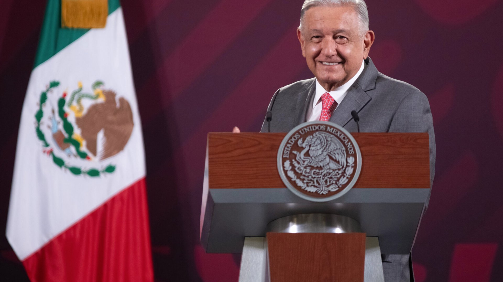 ‘No lo vemos como nuestro enemigo’; AMLO habla sobre dichos de Salinas Pliego por libros de texto